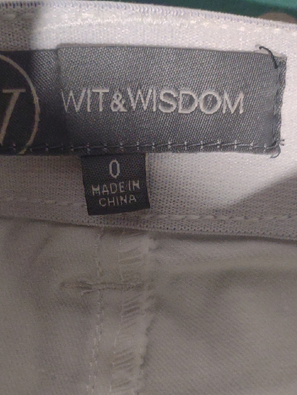 Wit & Wisdom Women's Ab-Solution Cuff Denim Shorts - Picture 5 of 6